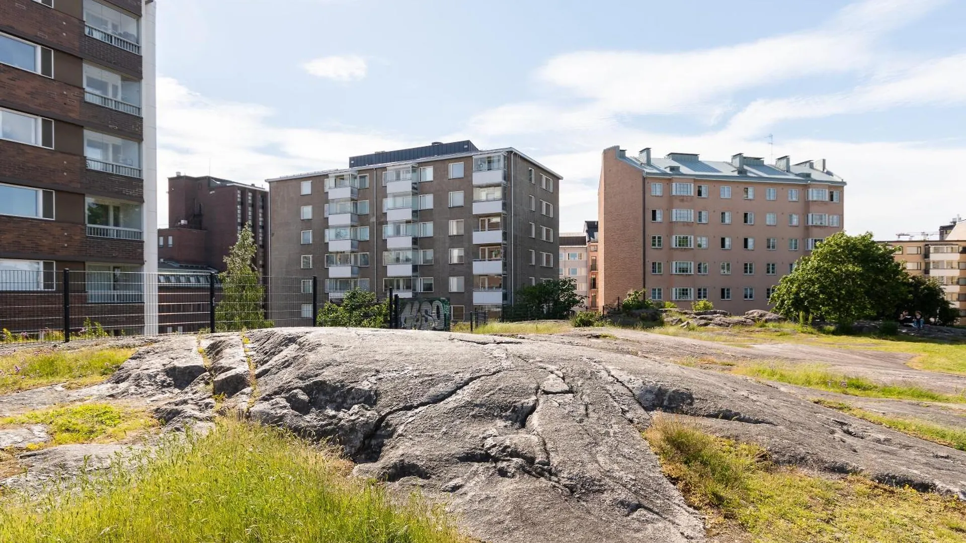 Family Home In Kallio Beside Metro W/ Free Parking Helsinki Apartment